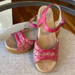 Sanita pink sandals, size 37